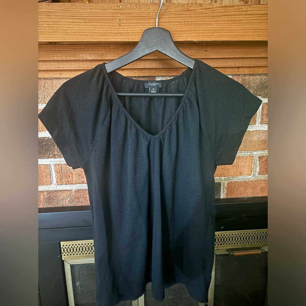 Ann Taylor basic black top XS